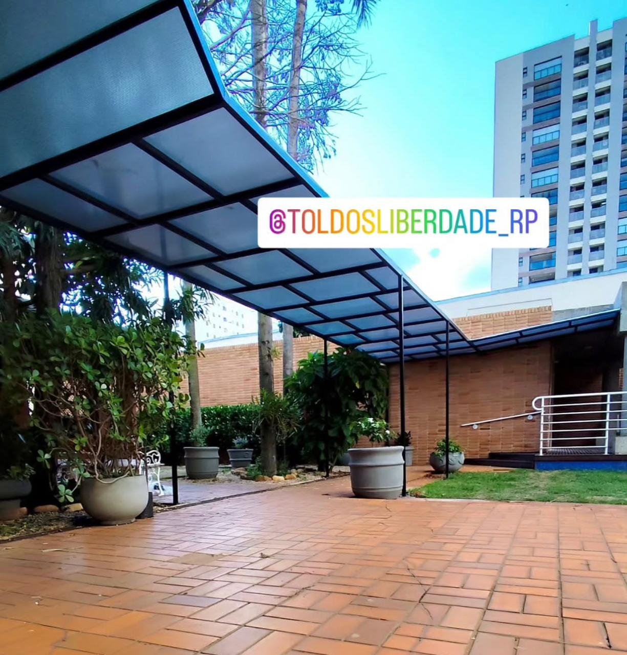 Cobertura em Policarbonato